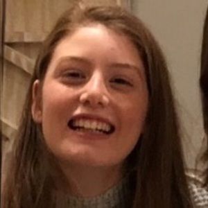 Meet your Posher, Larissa